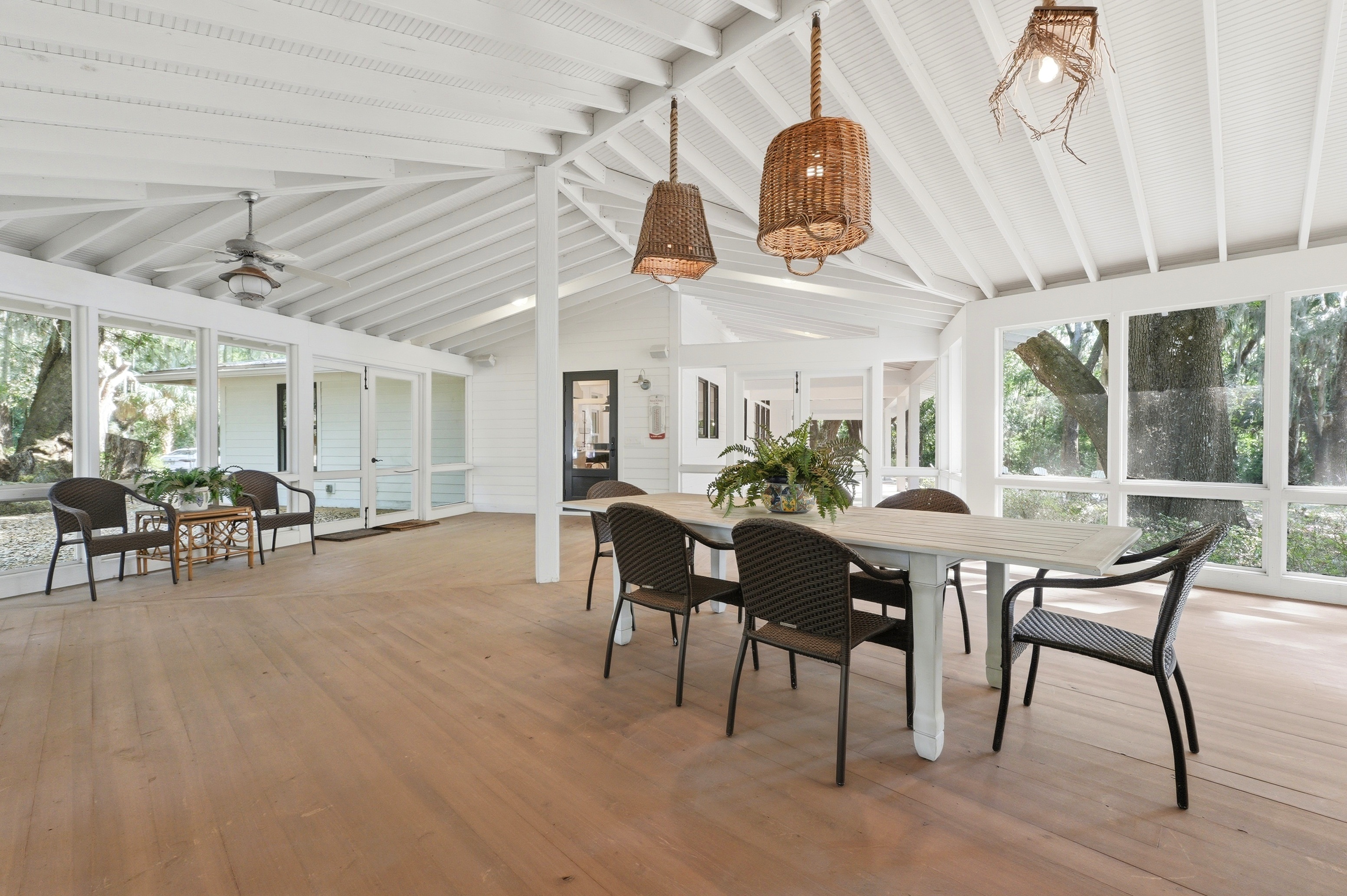 Screened porch — overview